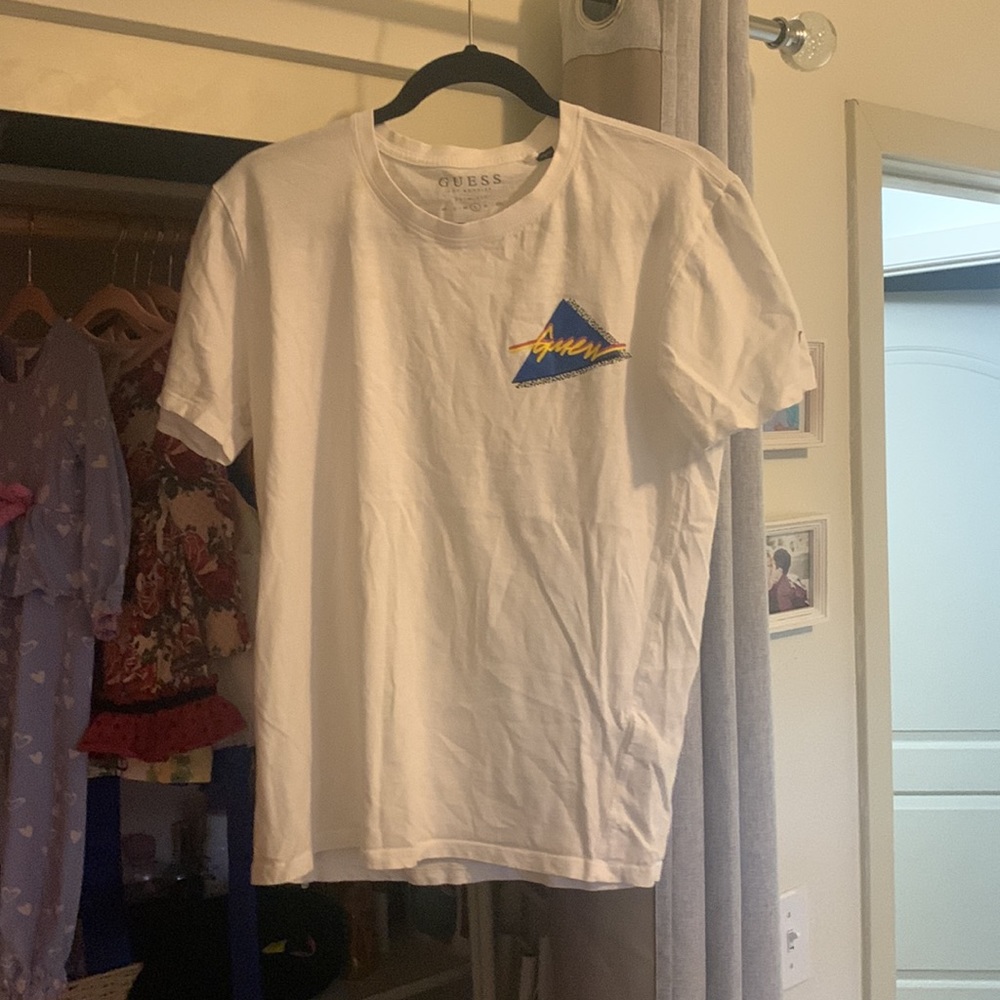 GUESS t-shirt